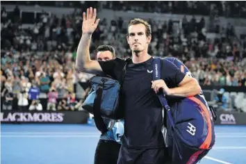  ?? AFP ?? Emotionale­r Abschied: Andy Murray erlebte zum Abschluss in Melbourne seinen «speziellst­en Match».