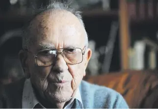  ??  ?? CARRILLO, quien vivió 38 años en el exilio, murió ayer a los 97 años en Madrid.