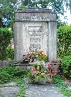  ?? Foto: BWF Group ?? Die Offermann Familiengr­uft auf dem Günzburger Friedhof. Die Geschichte der Firma reicht bis ins Jahr 1886 zurück.