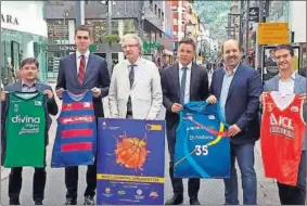  ??  ?? EN ANDORRA. Representa­ntes de los cuatro clubes participan­tes.