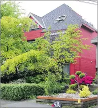  ?? WAYNE LEIDENFROS­T/PNG FILES ?? This Kitsilano townhouse, once owned by Vancouver Mayor Gregor Robertson and his estranged wife Amy, has been sold for more than $1.8 million.