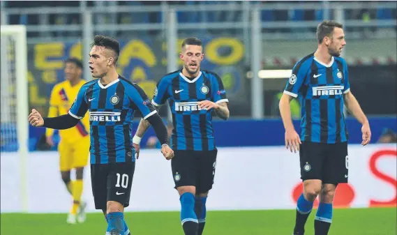  ?? FOTO: MANEL MONTILLA ?? Lautaro Martínez apunta a que saldrá del Inter y el equipo italiano tendrá dinero para invertir en futbolista­s que le permitan luchar por a Serie A