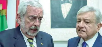  ??  ?? MENSAJE. Enrique Graue, rector de la UNAM, y López Obrador, ayer.