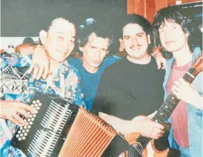  ?? Kin Man Hui / San Antonio Express-News ?? Flaco Jimenez with Keith Richards, second from left, and Mick Jagger, right, of the Rolling Stones. He played on their album “Voodoo Lounge.”