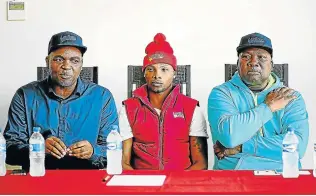  ??  ?? MAJOR DISAGREEME­NT: Zolani Tete’s manager Mla Tengimfene, left, clashed with trainer Loyiso Mtya when he revealed that he would look for a new trainer