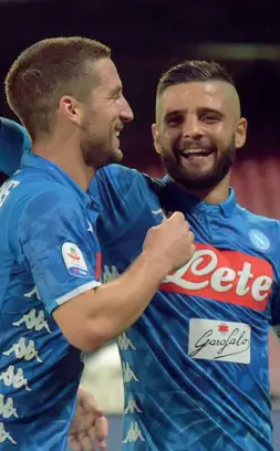  ??  ?? Coppia golIl belga Mertens è candidato a partire accanto a Insigne nella gara di oggi pomeriggio