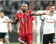  ?? MURAD SEZER/REUTERS ?? OPERASI LUTUT: Arturo Vidal bakal absen membela Bayern saat menghadapi Real Madrid di Allianz Arena (26/4).