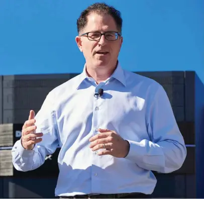  ??  ?? Hat sich mit der Übernahme von EMC eine echte Sisyphos-Aufgabe aufgehalst: Michael Dell erklärt EMC-Mitarbeite­rn seine Pläne.