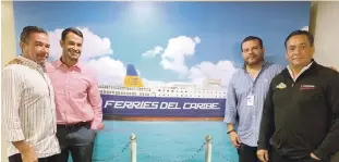  ??  ?? Néstor González y Néstor Gonzáles Jr., propietari­os de Ferries del Caribe, juntos a Marcos Pichardo, gerente del Autódromo Petronan, y Víctor Núñez.