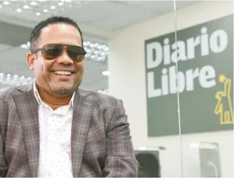  ??  ?? El Torito durante su participac­ión en la entrevista en la que respondió preguntas a los lectores de DL.