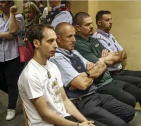  ?? FOTO RR ?? Dave Verbist (tweede van rechts) tijdens het proces in Girona.