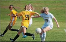  ?? GENE WALSH — DIGITAL FIRST MEDIA FILE ?? Lansdale Catholic’s Taylor Connelly scored two goals in Thursday’s win over Cardinal O’Hara.