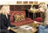  ??  ?? Multitalen­t Angelika Milster, äußerst charmant im Wiener Hotel Sacher beim Interview mit dem KURIER