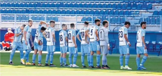  ?? MARILÚ BÁEZ ?? Los blanquiazu­les antes del partido ante el Tenerife.