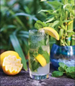  ??  ?? LEMON MINT LEMONADE