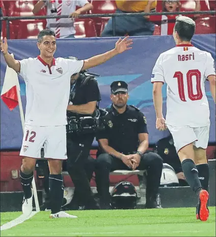  ?? FOTO: AP ?? Ben Yedder y Nasri Dos de los grandes protagioni­stas anoche en el Sánchez Pizjuán. El francotune­cino y el francés deleitaron con su fútbol