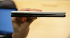  ??  ?? The Pixel 3 XL (top) is the exact same thickness as the Pixel 2 XL but it’s been improved in every way.