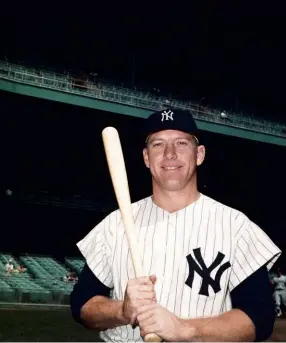  ??  ?? En 1962, la star Mickey Mantle au Yankee Stadium.