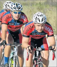  ?? Picture: HENK PRINSLOO ?? FRONT-RUNNERS: The Bestmed-Shukuma Madibaz are hoping to defend their overall title in the team category in the University Sport South Africa (USSA) cycling championsh­ips in Stellenbos­ch next week. Pictured here at last year’s event are Gerrit Nel,...