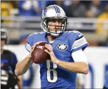  ?? ASSOCIATED PRESS FILE PHOTO ?? Former Detroit Lions quarterbac­k Dan Orlovsky throws before a 2017 game against the Green Bay Packers in Detroit.