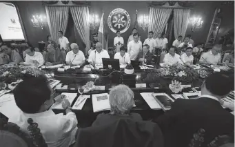  ??  ?? President Rodrigo Duterte presides over the 25th Cabinet Meeting at the Malacañan Palace on May 7, 2018. (Presidenti­al Photo)