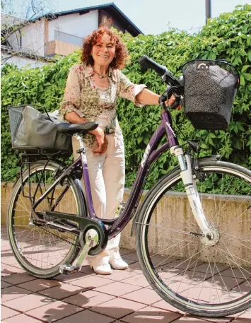  ?? Foto: Dorothee Pfaffel ?? Antonie Pieper aus dem Neuburger Stadtteil Bittenbrun­n fährt seit Jahren leidenscha­ftlich gerne Fahrrad.