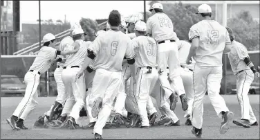  ?? NWA Democrat-Gazette/BEN GOFF ?? Bentonvill­e players celebrate after defeating Springdale Har-Ber in the 7A State Baseball Championsh­ips semifinal game at Bentonvill­e’s Tiger Athletic Complex on Saturday.