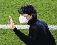  ??  ?? Deutschlan­ds Teamchef Jogi Löw präsentier­t sich trotz des nahenden Abschieds gierig.