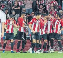  ?? FOTOS: EFE ?? San Mamés debe volver a ser un fortín en la lucha por Europa. En los tres encuentros jugados, los leones se han adelantado en el marcador, aunque solo han logrado un triunfo