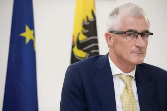  ?? © belga ?? Geert Bourgeois Ministerpr­esident (NVA) droomt van wat de Vlaamse regering met het transferge­ld zou kunnen aanvangen.