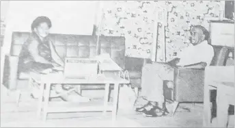  ?? Picture: FT FILE ?? Mr and Mrs Nalatu in their home which included modern comfort combined with traditiona­l Fijian attractive­ness and coolness.