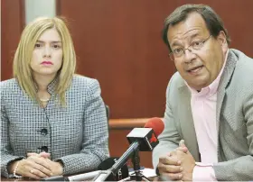  ??  ?? Liza García, presidenta de la Comisión Estatal de Elecciones, y Jorge Dávila, comisionad­o electoral del PNP.