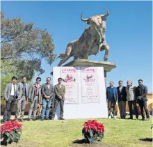  ?? /MOISÉS MORALES ?? El alcalde Pablo Badillo anunció el serial navideño en la plaza de toros de Apizaco