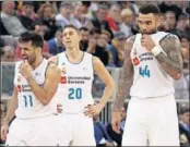  ??  ?? Campazzo, Carroll y Taylor.