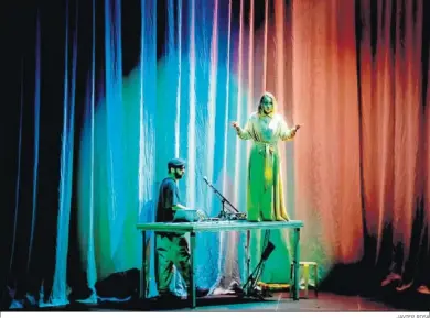  ?? JAVIER ROSA ?? Bronquio y Rocío Márquez, en la interpreta­ción de su ‘Tercer Cielo’ en el Alhambra Monkey Week.
