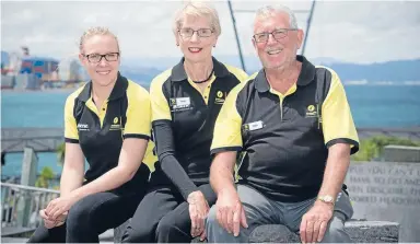  ?? Photo: MAARTEN HOLL/FAIRFAX NZ ?? Wellington experts: From left, Leanne Smith, Judy Plim and Mike Lee are Wellington city ambassador­s. They volunteer to assist cruise ship passengers in the capital.