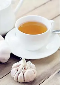  ?? ?? El té de ajo acelera el metabolism­o, ademas que contiene altas dosis de vitaminas A, B1, B2 y C y otros antioxidan­tes.