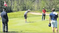  ?? GOLF NL/FACEBOOK ?? Matt Bonnell makes a putt on the final hole on his way to winning the provincial junior men’s golf championsh­ip Wednesday at the Terra Nova Resort and Golf Community in Port Blandford. Lloyd Clarke, a Canadian veteran who served in Afghanista­n, was the...