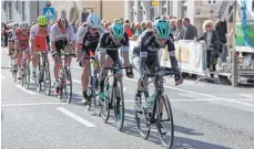  ?? ARCHIVFOTO: SUSI WEBER ?? Das Zugpferd vorneweg: Deutschlan­ds neuer Radstar Emanuel Buchmann startet wieder beim Radkriteri­um in Wangen.