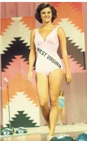  ?? FOTO: IMAGO ?? Da war der Badeanzug noch erlaubt: Miss West Virginia Patsy Ramsey bei Miss America 1977.