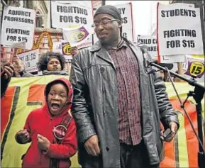  ?? SETH WENIG / AP ?? Protesta de la plataforma ‘Fight for $15’ en Nueva York