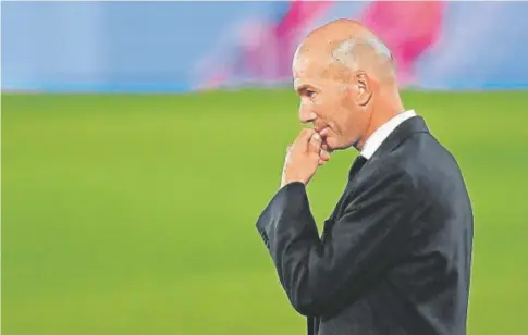  ?? AFP ?? Zidane, pensativo en un partido en el estadio Alfredo Di Stéfano
