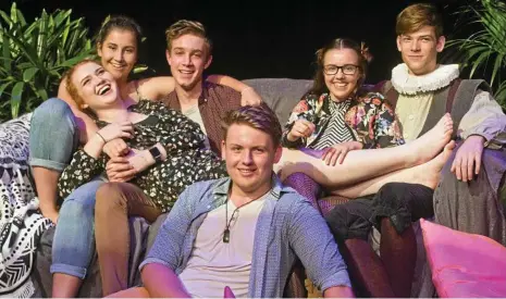  ?? PHOTO: NEV MADSEN ?? YOUNG ACTORS: Preparing for the Cross My Heart production are some of the members of the Empire Youth Arts Senior IMACT Ensemble (from left) Grace Lofting, Sienna Davis, Mark Mackenzie, Lauren Salmond, Hallum Maunder and Jasper Pflaum (front).