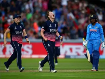  ?? (Getty) ?? Anya Shrubsole celebrates dismissing Veda Krishnamur­thy