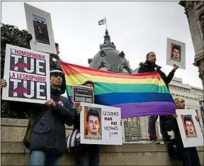  ??  ?? Une manifestat­ion contre l’homophobie et la lesbophobi­e en 2013 à Paris.