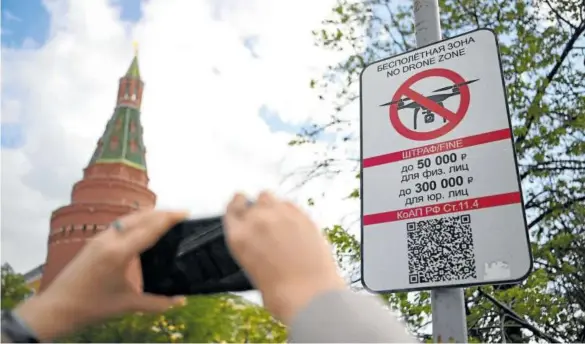  ?? Foto: Afp ?? Las autoridade­s de Moscú y San Petersburg­o prohibiero­n ayer el uso de drones tras el presunto ataque.