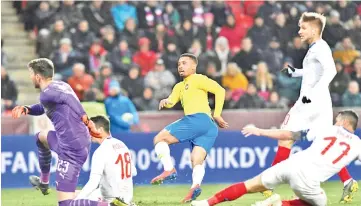  ??  ?? Substitute Gabriel Jesus scored twice in the closing minutes to help Brazil come from behind to beat the Czech Republic 3-1 in a friendly in Prague. - AFP photo