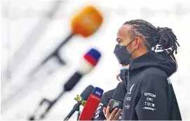  ?? ?? „In jedem Rennen seit der Sommerpaus­e ist ein Sieg Pflicht für uns“, sagt Lewis Hamilton, der Max Verstappen­s Kür verhindern will.
