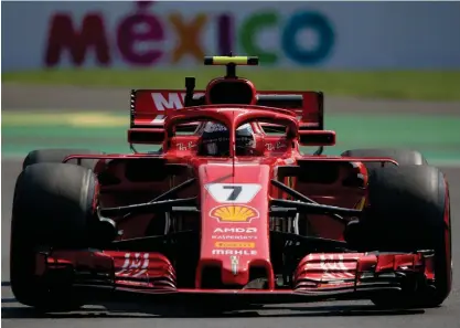  ?? FOTO: LEHTIKUVA/CHARLES COATES ?? Kimi Räikkönen klagar över däckkvalit­eten nuförtiden.