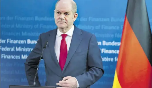  ?? Dpa-BILD: von Jutrczenka ?? Für Bundesfina­nzminister Olaf Scholz (SPD, im Bild während der Konferenz der G20-Finanzmini­ster) ist der Etat 2022 in der Corona-Krise ein Balanceakt: Niemand kann belastbar vorhersage­n, wie sich die Pandemie entwickelt.